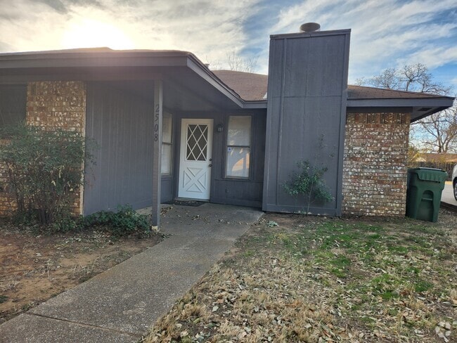 Building Photo - 2508 Windy Pine Ln Rental