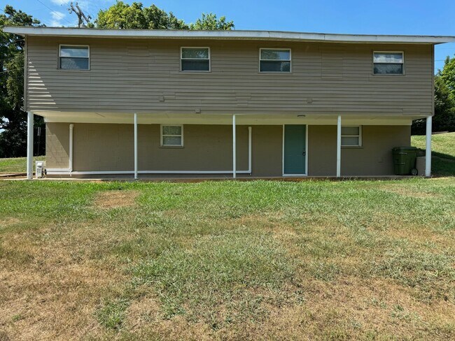 Thomas R James Apartments - Thomas R James Apartments Unidad 1723 Thomas R James Dr