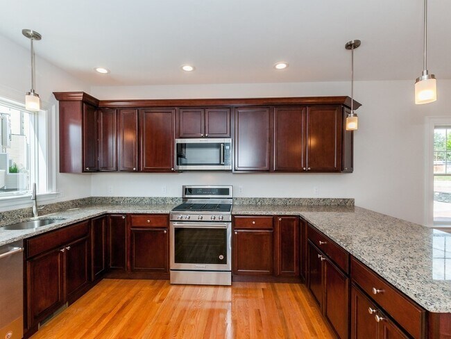 Photo - 182 Cushing St