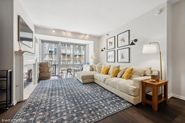 Photo - 160 E Illinois St Unit 1102