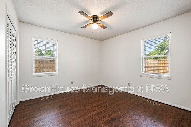 Photo - 805 Carson Dr