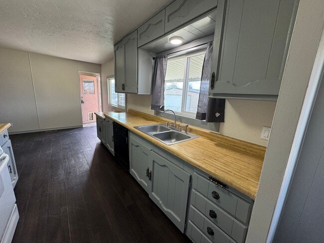 Photo - Manufactured home in Lemmon Valley- 3-bedroom 2 bath, huge yard! Pet friendly!