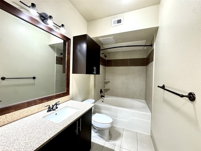 Photo - 3788 Richmond Ave. Unidad 1247