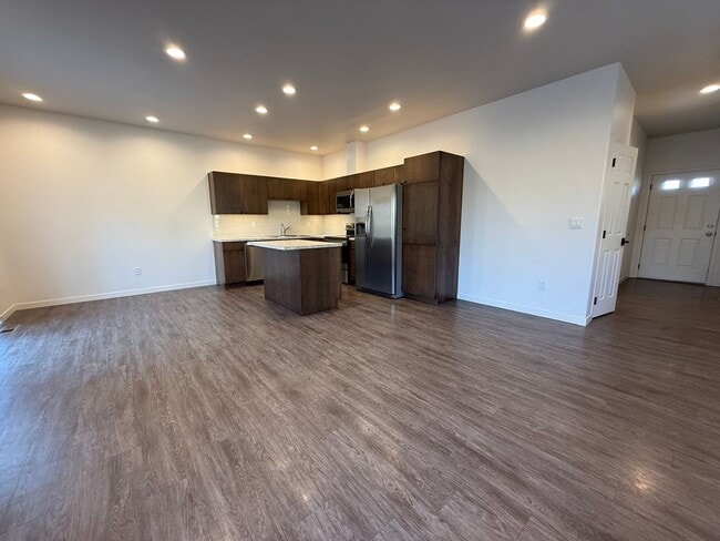 Photo - 217 N 76th Ave