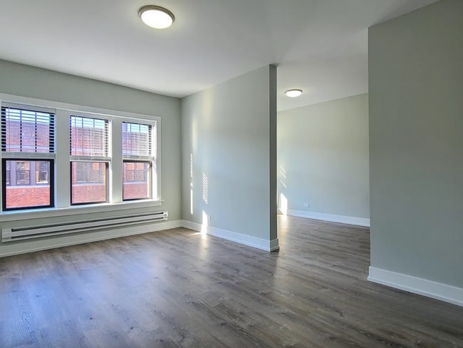 Photo - 628 W Cornelia Ave Unit 2E