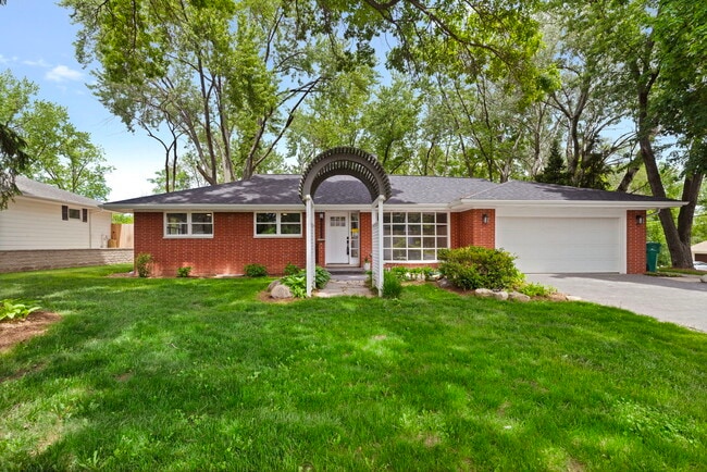 Photo - 1010 W Elm St