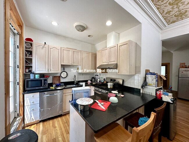 Building Photo - 23 Highland Park Ave Unit 2 Rental