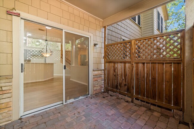 Photo - 75 Scarlet Woods Ct