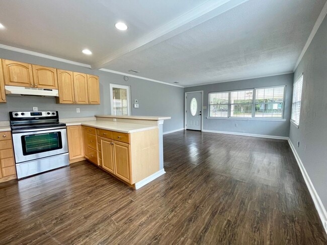 Photo - Renovated 2 bed/2 bath home located in the heart of Orlando!     Lake Davis Neighborhood