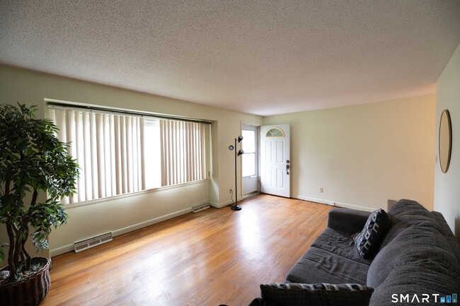 Photo - 3 Mountain View Dr