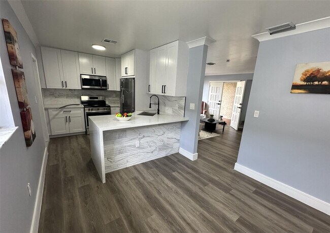 Photo - 814 SW 12th Pl