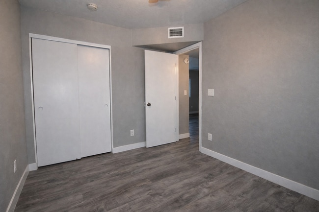 Photo - 2110 W Mariposa St Unit 1