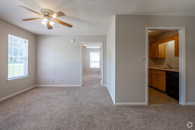 1BR, 1BA - 600SF - Living Room