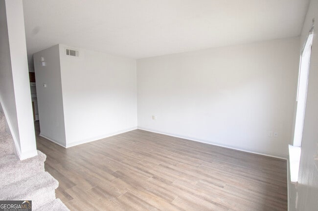Photo - 251 Knight Dr Unit APT 10