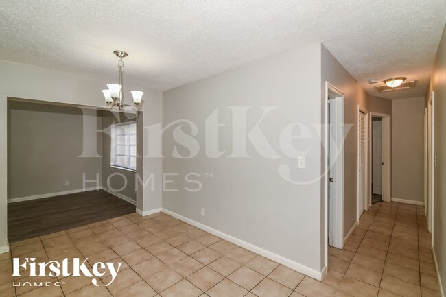 Photo - 161 NE 20th St