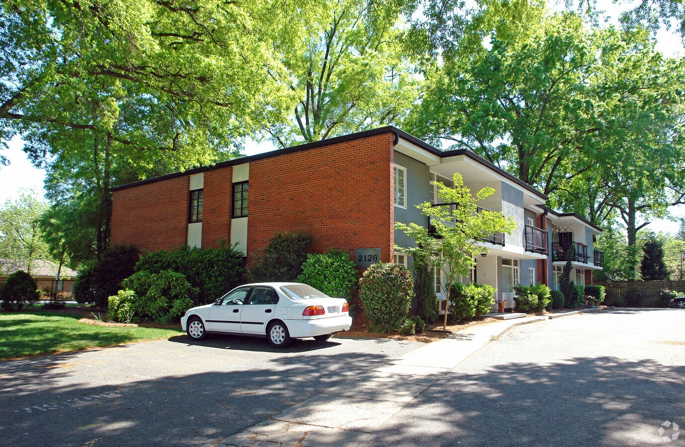KIRKLAND APTS - KIRKLAND APTS