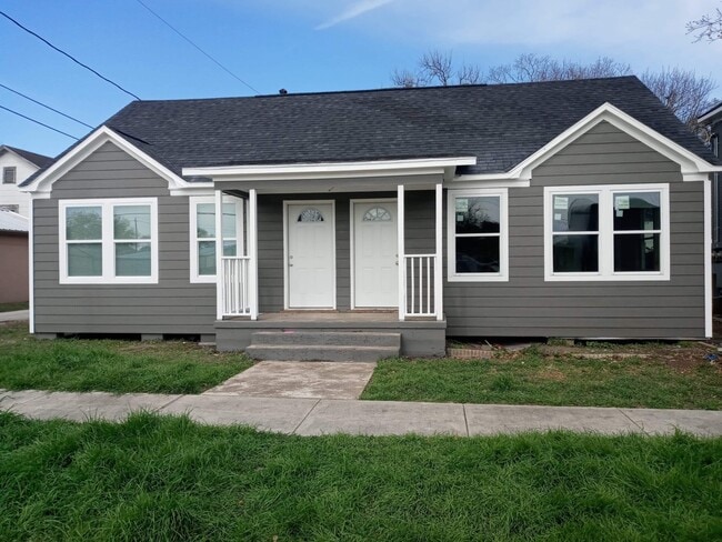 Building Photo - 2411 Avenue G Unit 2411 Rental