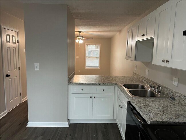 Photo - 5144 Spring St Unit 4