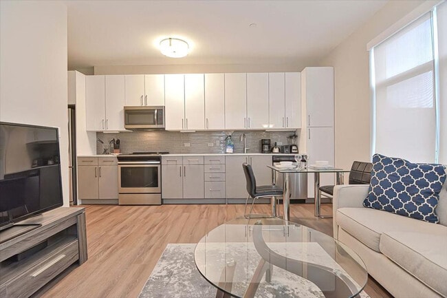 Building Photo - 40 E Pier Dr Unit SI ID1039906P