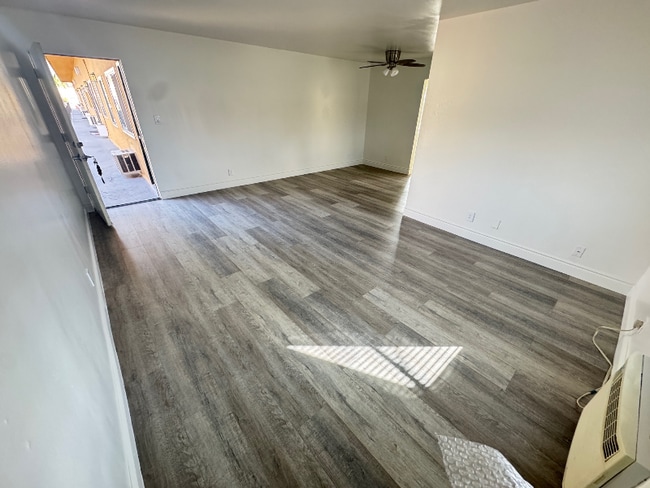 Photo - 1133 E Alosta Ave Unidad #12