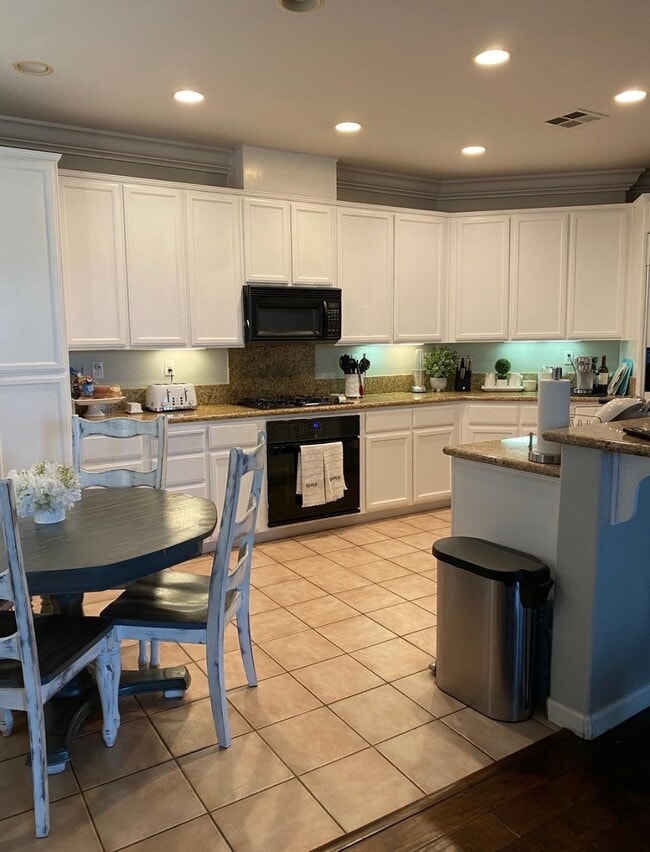 Photo - 108 Thelen Ct