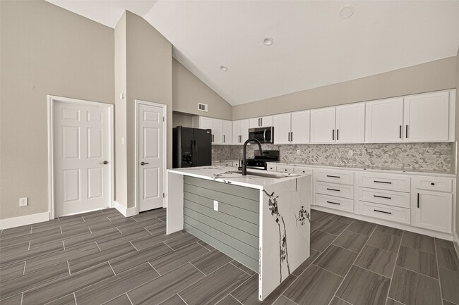 Building Photo - 6619 Misty Dale Dr