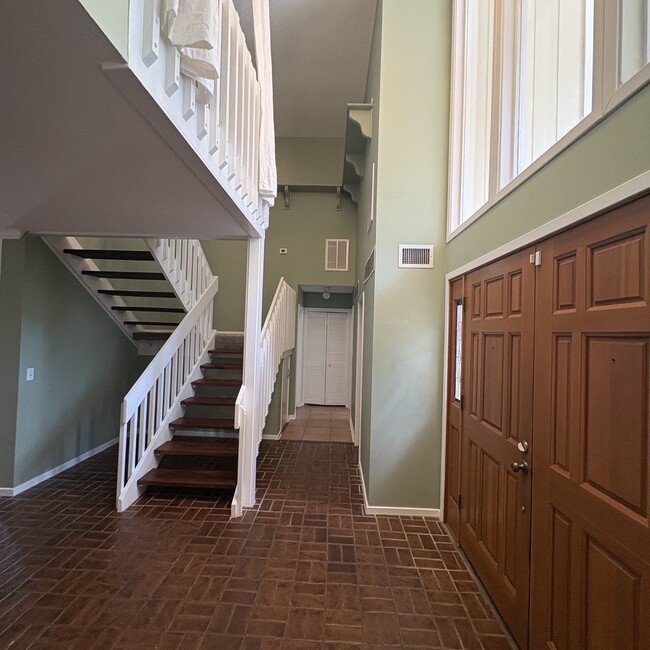 214 Hampton Ave