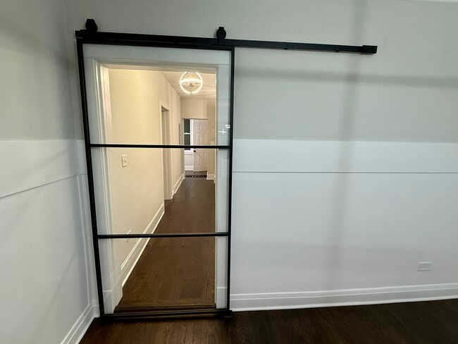 Photo - 5942 W Eastwood Ave