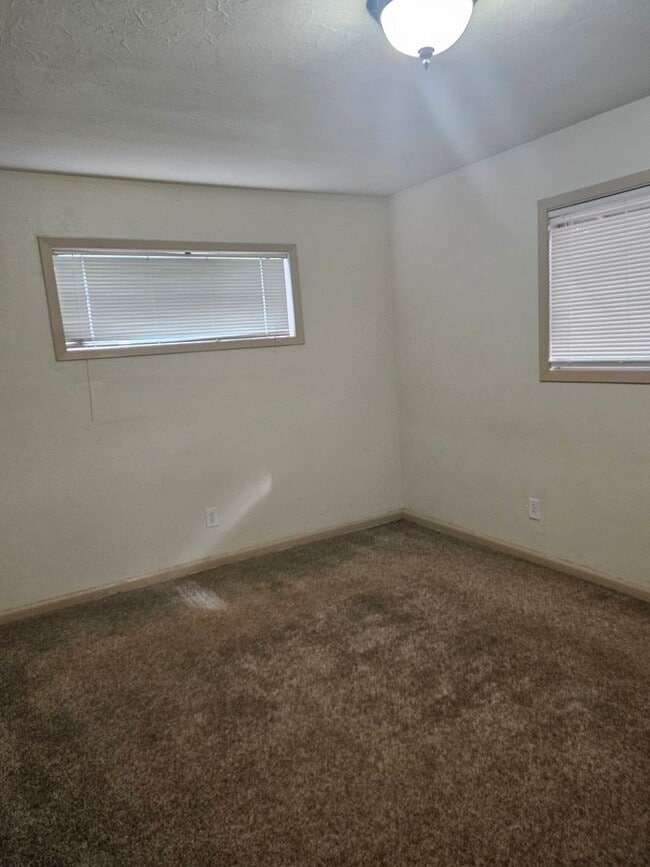 Photo - Single story