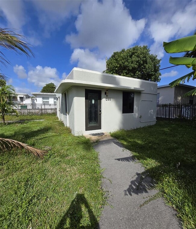 Building Photo - 1281 NE 110th St Unit 1285