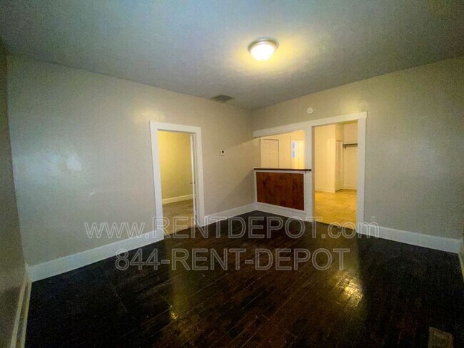 Photo - 1626 E Division St