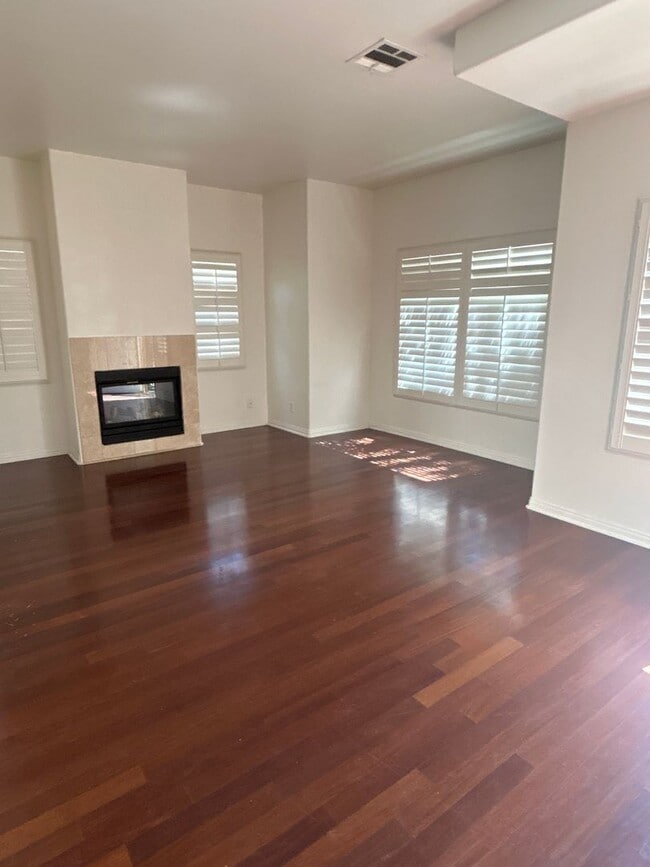 Photo - Spacious 2-Bedroom Condo in Prime Pasadena Area Unit 16