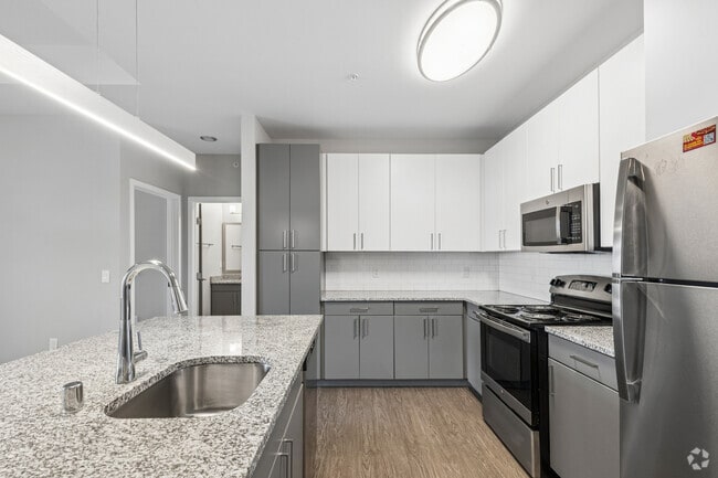 2BR, 2BA - 900SF - Kitchen