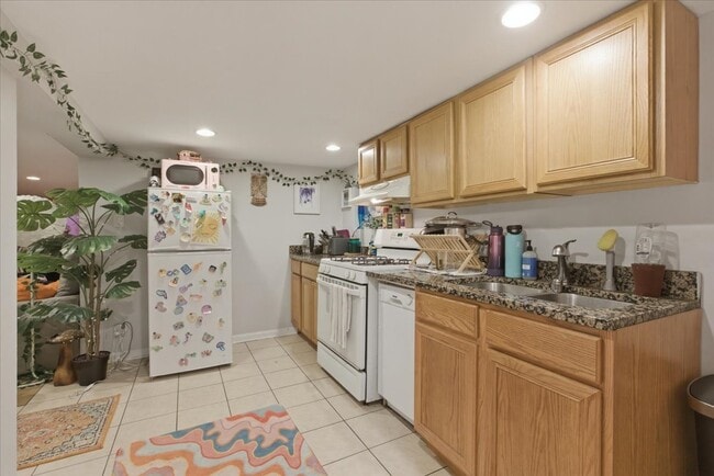 Photo - 3727 N Bosworth Ave Unit GARDEN