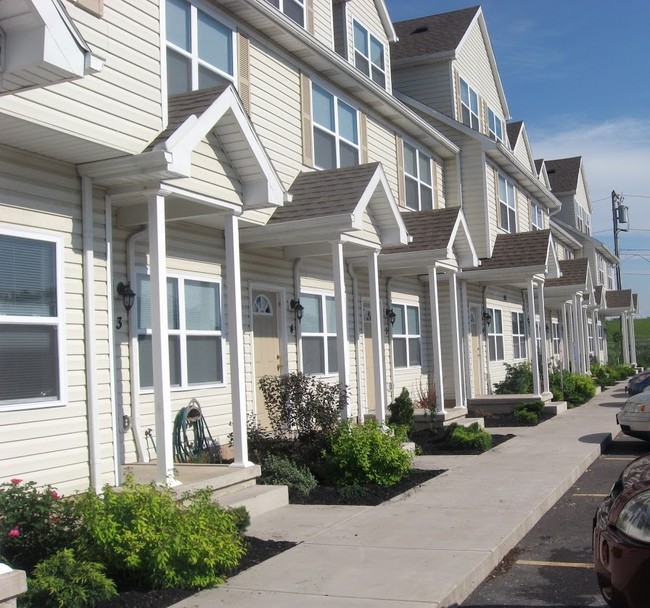 Building Photo - Alexander Estates Rental