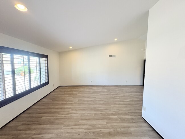 Photo - 1013 W Keating Ave