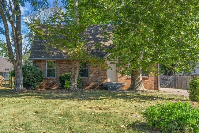 Building Photo - 4 Bedroom Pet Friendly Home For Rent!