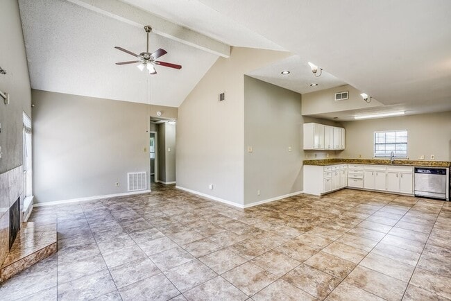 Photo - 6395 Crossway Dr