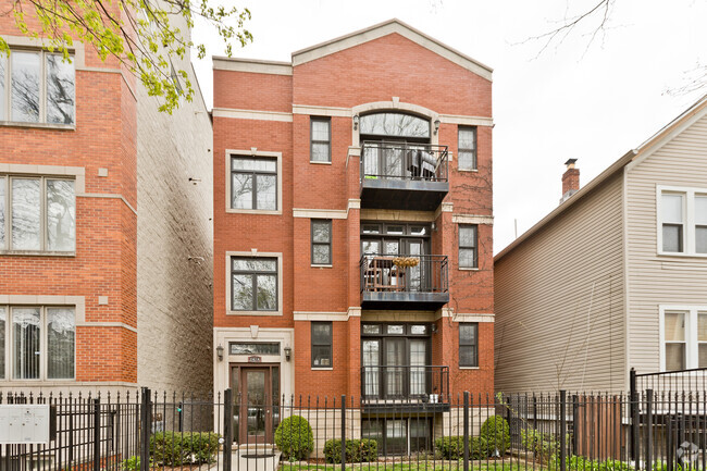 Building Photo - 2414 W Moffat St Unit 1 Rental