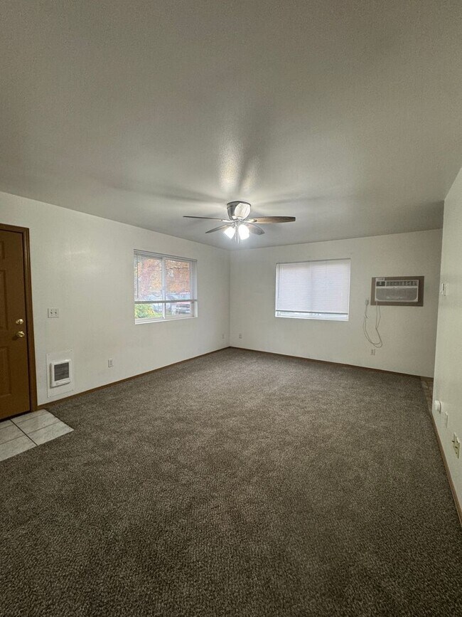 Photo - y90312 Unit 1