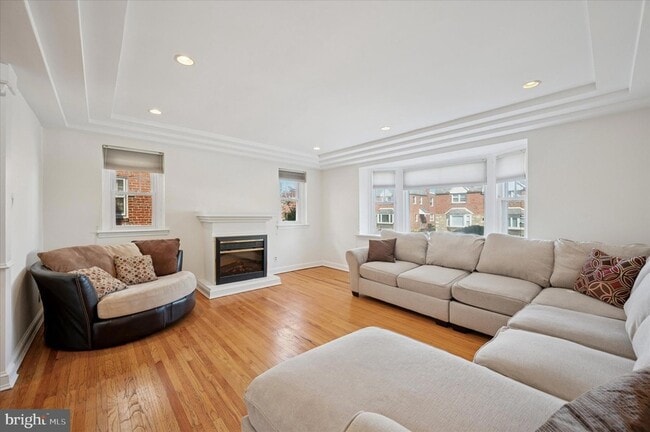 Photo - 8008 Cornelius St