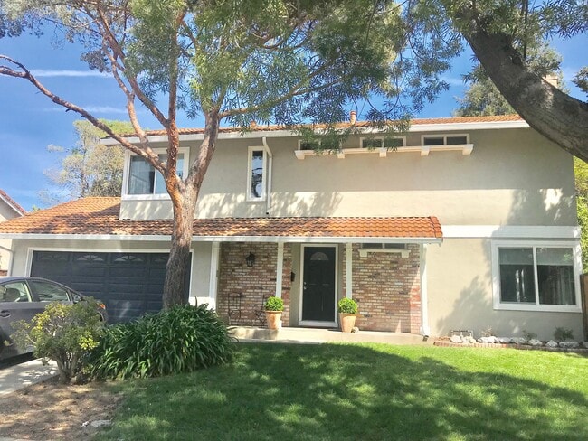 4864 Rue Tours Ct