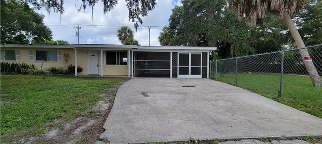 Photo - 2483 Lakeshore Cir Unit 2483