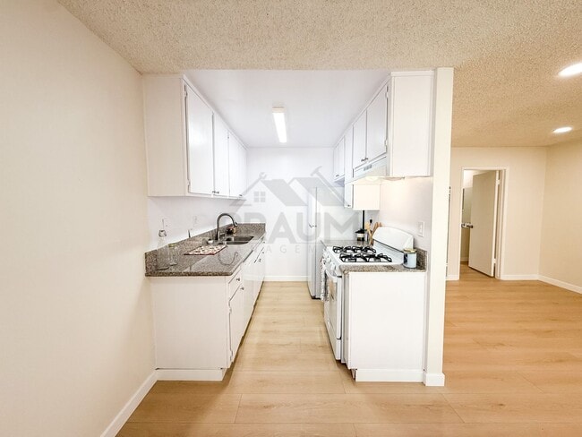 5461 Kester Ave Unit 122
