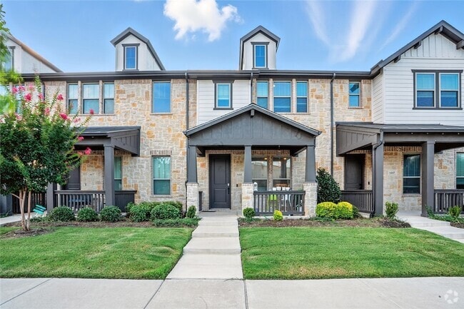 Building Photo - 6441 Iron Horse Blvd Rental