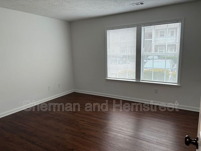 Photo - 3600 London Ct SW Unit 3600-101