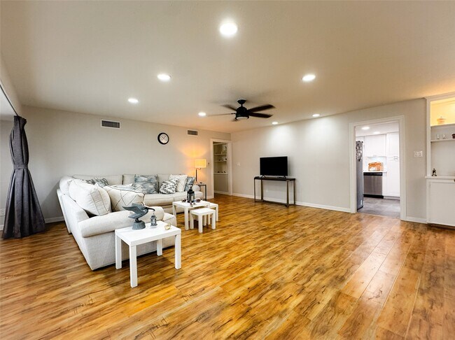 Photo - 637 S Ripple Creek Dr Unidad 637