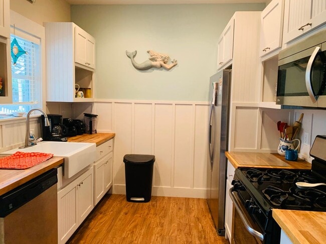 Photo - 204 Sailhouse Way