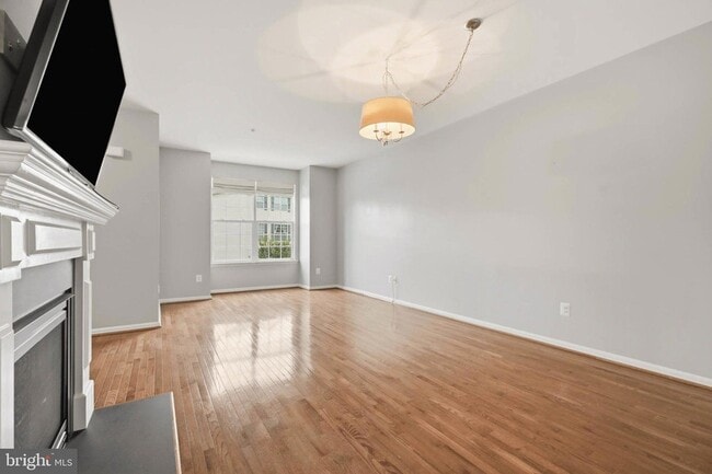 677 Tivoli Rd