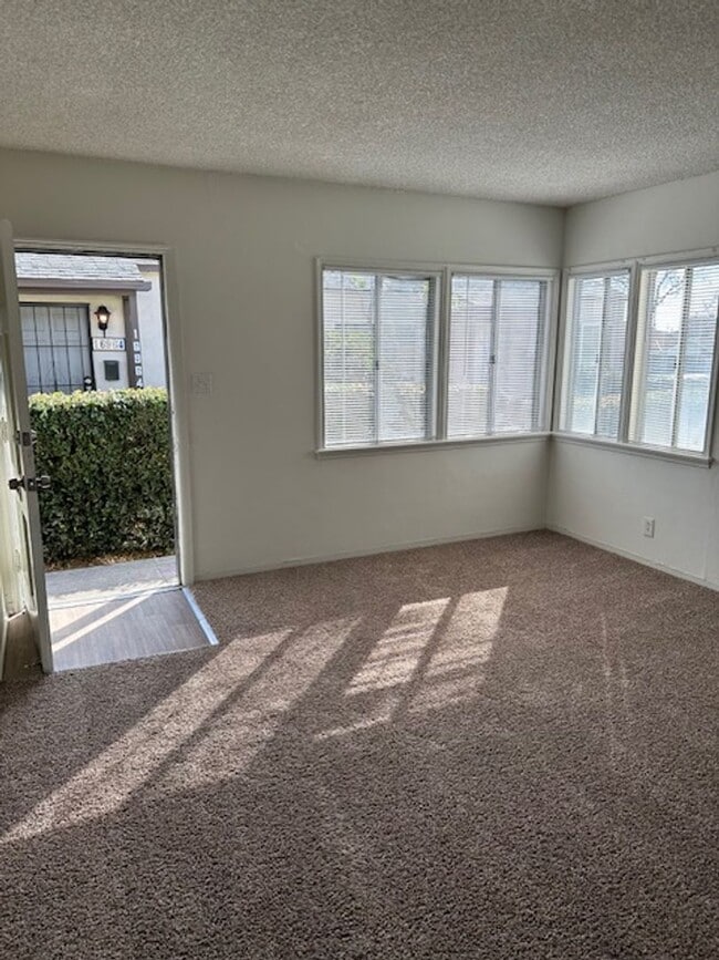 Photo - 16958-16960 Brighton Avenue Unit 16960